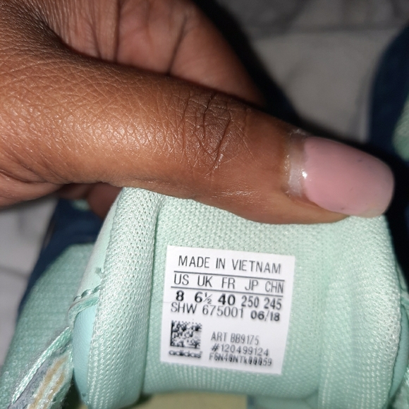 Adidas Falcon - Picture 2 of 6